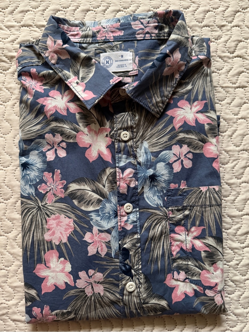 Hurley Men’s Medium Hawaiian Floral Button-Up Shirt Navy Blue Pink Tropical